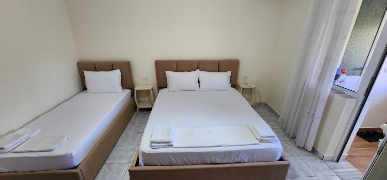 Apartament Teuta Përmet Esterno foto